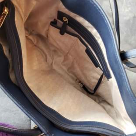 Brand new Michael Kors Purse - Picture 4 of 7